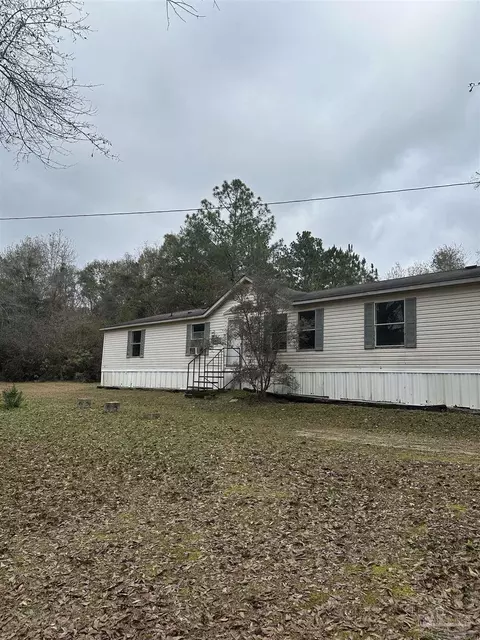177 Juniper St, Mcdavid, FL 32568