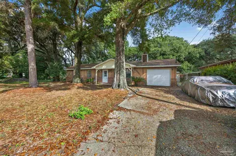 2878 Godwin Ln, Pensacola, FL 32526