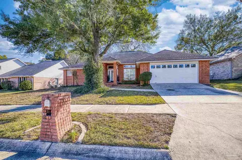2033 Hamilton Xing, Cantonment, FL 32533