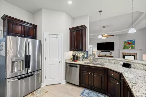 Kitchen - 6265 Ithaca St, Milton, FL 32570 photo 4 of 6