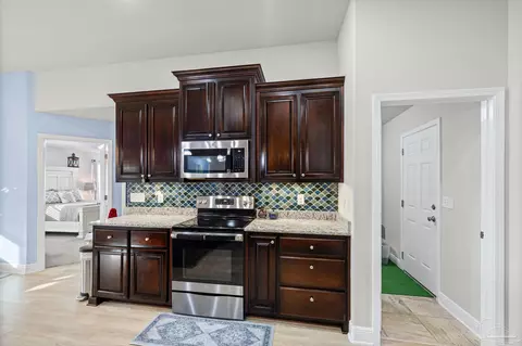 Entry Way - 6265 Ithaca St, Milton, FL 32570 photo 10 of 12