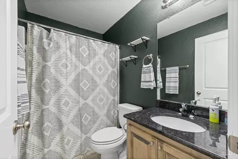 Bath - 6265 Ithaca St, Milton, FL 32570 photo 3 of 5