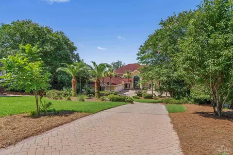 2319 Bayou Blvd, Pensacola, FL 32503