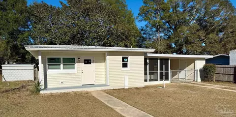 130 Sikes Dr, Crestview, FL 32539
