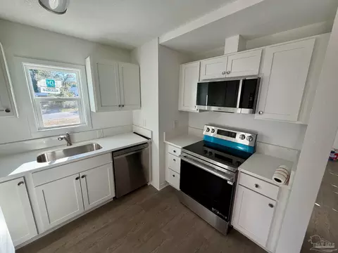 Kitchen - 130 Sikes Dr, Crestview, FL 32539 photo 1 of 1