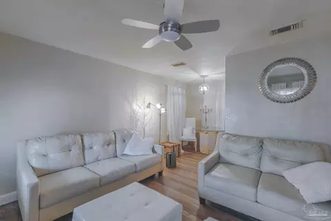 39 Sandalwood St, Pensacola, FL 32505