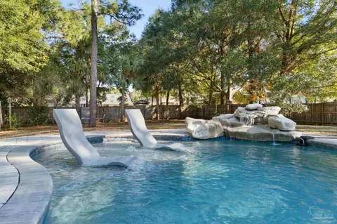 2440 Sunrise Dr, Navarre, FL 32566