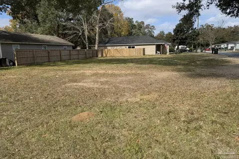8411 Cherry Ave, Pensacola, FL 32534