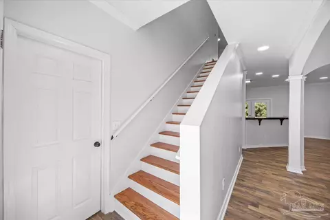 Entry Way - 2099 Garcon Point Rd, Milton, FL 32583 photo 3 of 7