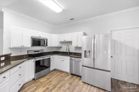 Kitchen - 2099 Garcon Point Rd, Milton, FL 32583 photo 2 of 2