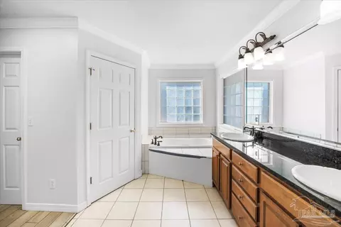 Bath - 2099 Garcon Point Rd, Milton, FL 32583 photo 3 of 3