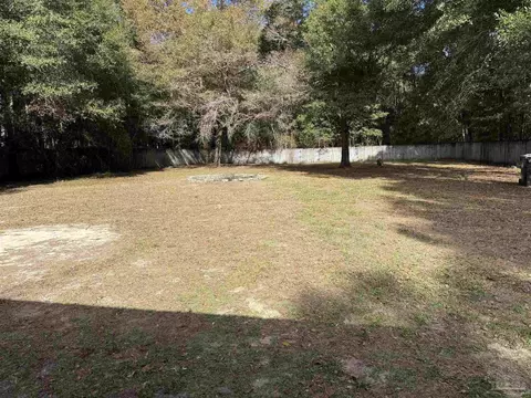 Exterior - 7748 Rustling Pines Dr, Milton, FL 32583 photo 3 of 4