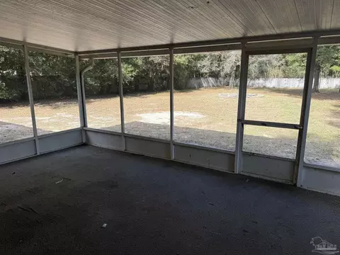 Exterior - 7748 Rustling Pines Dr, Milton, FL 32583 photo 2 of 4