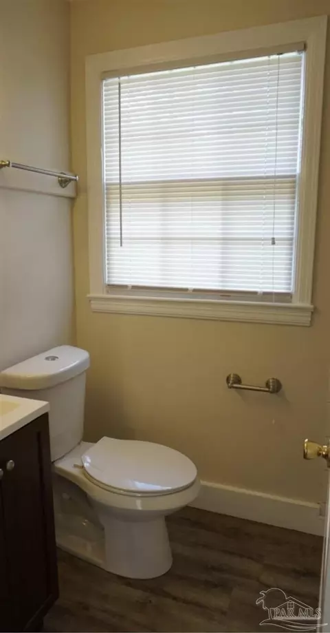 Bath - 102 Morris Ave, Cantonment, FL 32533 photo 1 of 1