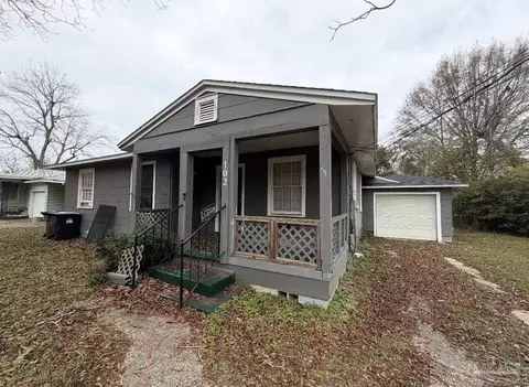 Exterior - 102 Morris Ave, Cantonment, FL 32533 photo 2 of 5