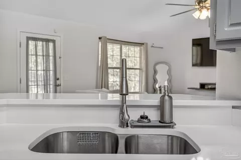 Kitchen - 6532 Eagle Crest Dr, Milton, FL 32570 photo 4 of 8