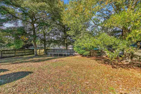 Exterior - 6532 Eagle Crest Dr, Milton, FL 32570 photo 3 of 8