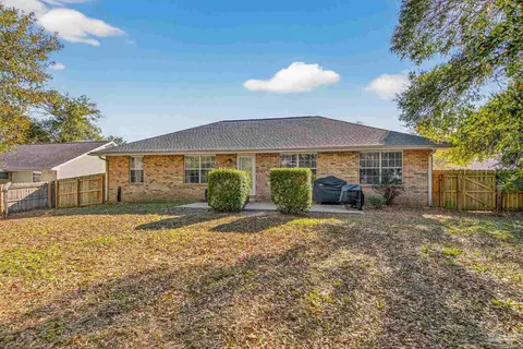 Exterior - 6532 Eagle Crest Dr, Milton, FL 32570 photo 4 of 8