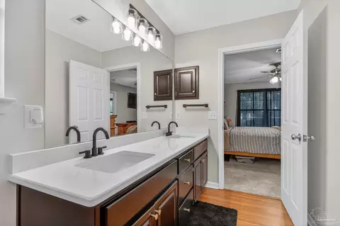 Bath - 6532 Eagle Crest Dr, Milton, FL 32570 photo 7 of 7