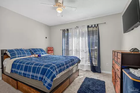 Bedroom - 6532 Eagle Crest Dr, Milton, FL 32570 photo 1 of 11