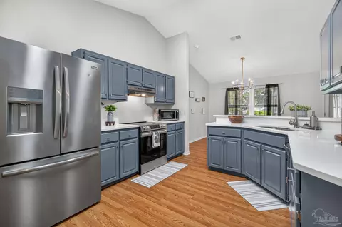 Kitchen - 6532 Eagle Crest Dr, Milton, FL 32570 photo 1 of 8