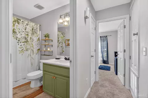 Entry Way - 6532 Eagle Crest Dr, Milton, FL 32570 photo 4 of 7