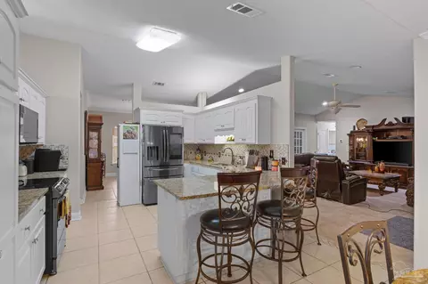 Kitchen - 5692 Als Way, Milton, FL 32583 photo 2 of 5
