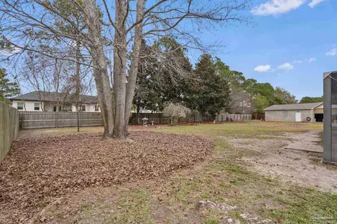 Exterior - 5692 Als Way, Milton, FL 32583 photo 15 of 23