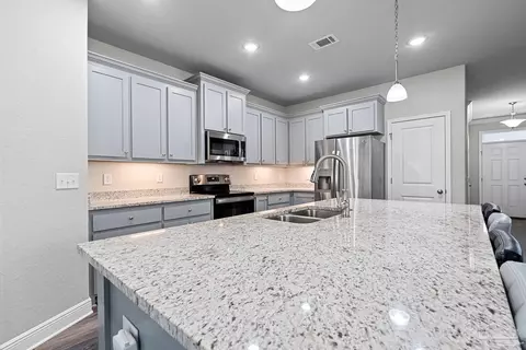 Kitchen - 3838 Ranch Rd, Pace, FL 32571 photo 4 of 6