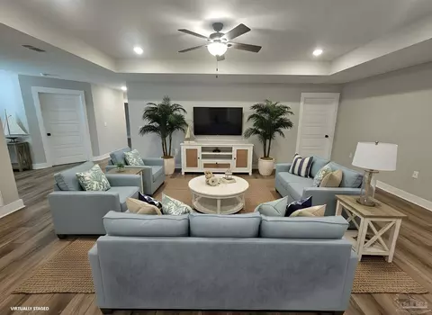 3123 Lynn Dr, Navarre, FL 32566