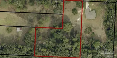 Larson Ln, Milton, FL 32583