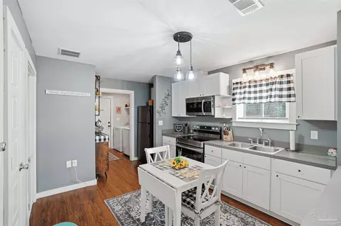 402 Front St, Century, FL 32535 photo 9