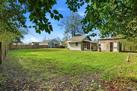 402 Front St, Century, FL 32535 photo 46