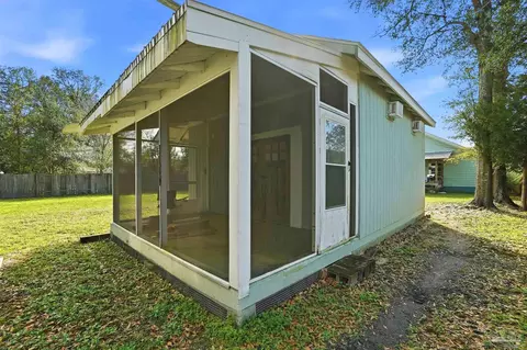 402 Front St, Century, FL 32535 photo 35