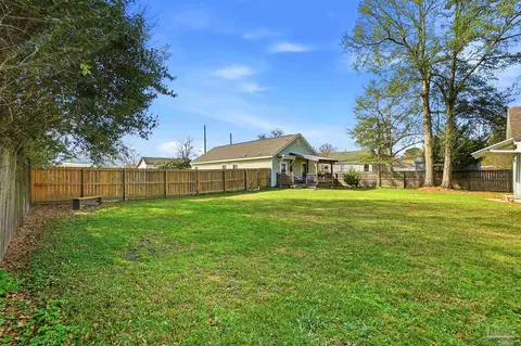 402 Front St, Century, FL 32535 photo 39