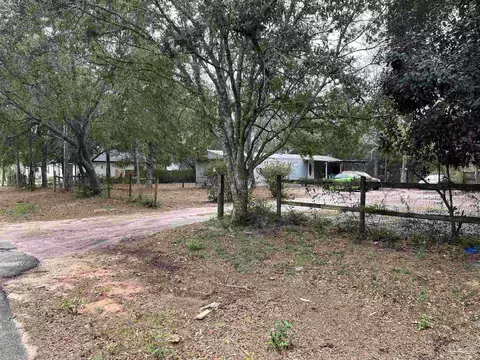 5943 Capitol Dr, Gulf Breeze, FL 32563