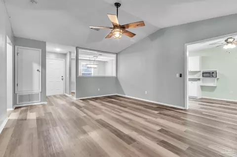 Living - 4331 Chantilly Way, Milton, FL 32583 photo 2 of 4