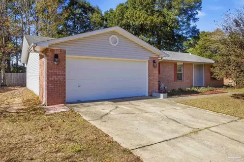 Exterior - 4331 Chantilly Way, Milton, FL 32583 photo 2 of 7