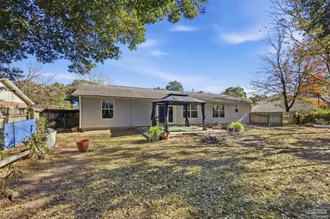 Exterior - 4331 Chantilly Way, Milton, FL 32583 photo 5 of 7