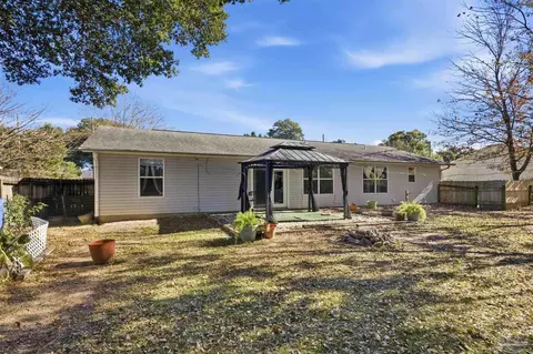 Exterior - 4331 Chantilly Way, Milton, FL 32583 photo 4 of 7