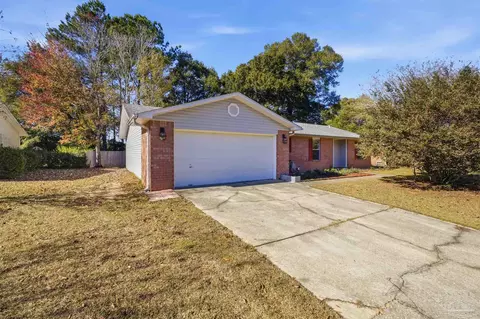 Exterior - 4331 Chantilly Way, Milton, FL 32583 photo 1 of 7