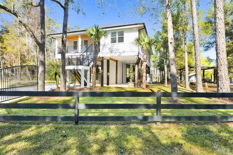 Exterior - 7746 River Rd, Milton, FL 32583 photo 7 of 8