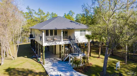 Exterior - 7746 River Rd, Milton, FL 32583 photo 6 of 8
