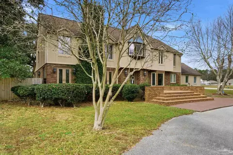 5931 Mills Lake Blvd, Pensacola, FL 32526