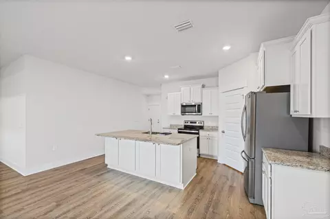 Kitchen - 4074 Blaney Ln, Pace, FL 32571 photo 2 of 5