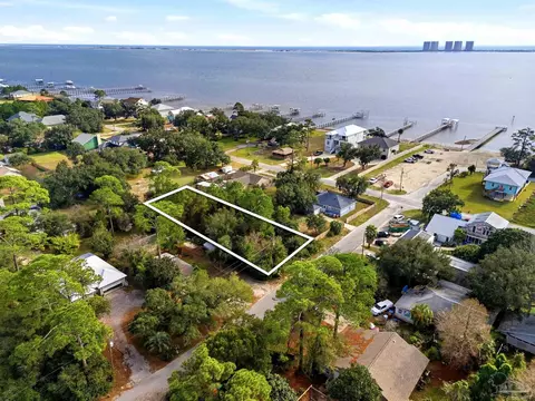 1032 Shady Pine Dr, Gulf Breeze, FL 32563