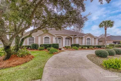 2537 Meek St, Gulf Breeze, FL 32563