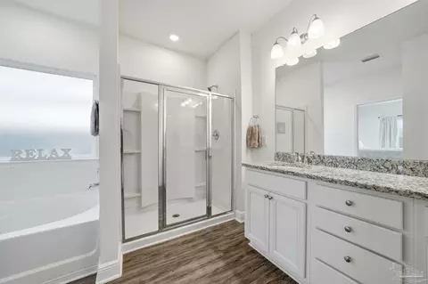 Bath - 3797 Hawks Landing Cir, Pace, FL 32571 photo 1 of 2