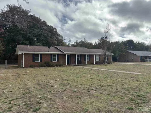 5367 Constitution Rd, Crestview, FL 32539