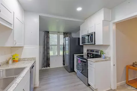 Kitchen - 124 Mintz Ln, Cantonment, FL 32533 photo 2 of 2